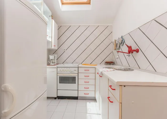 05 Apartment *