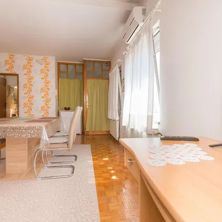 2 Bedroom Gorgeous In Zadar